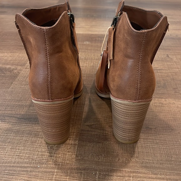 Mia boots - Picture 4 of 8